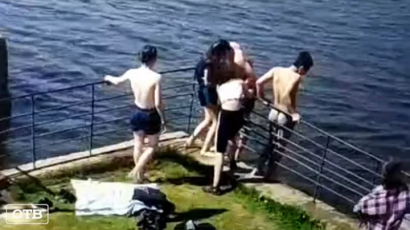 Смертельный прыжок: в малоистокском озере утонул подросток
