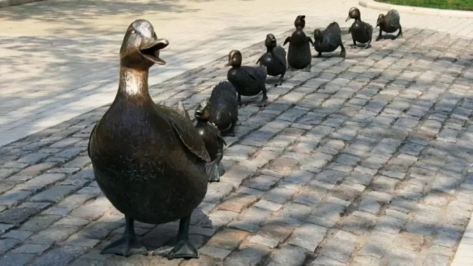 Следующая: как пишется, следующая песня или следующая серия