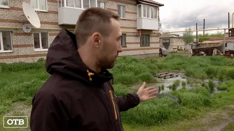 Жители домов в селе Большебрусянское утопают в нечистотах