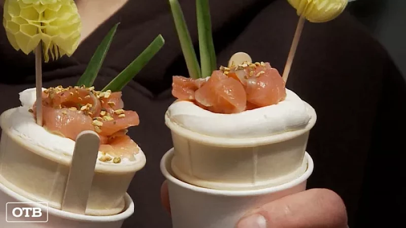 Мороженое из царской рыбы предлагают туристам в Михайловске