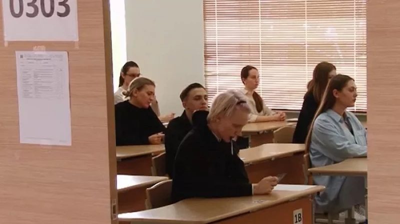 Больше 12 000 свердловских школьников написали ЕГЭ по русскому языку