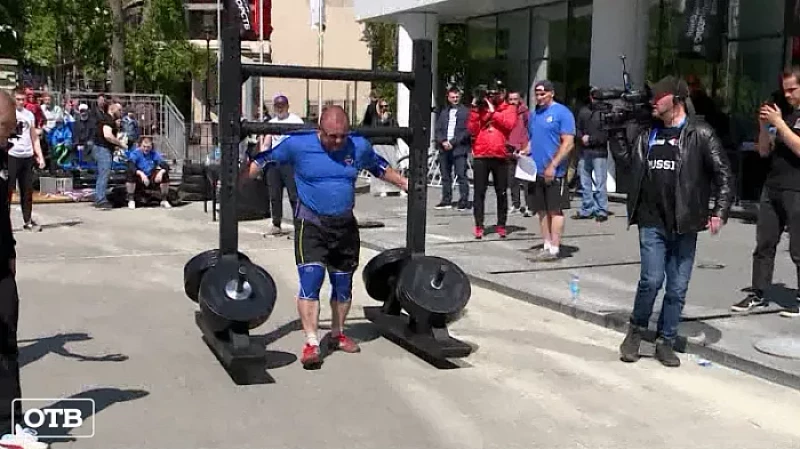 Богатыри на Урале: в Екатеринбурге прошёл кубок России по силовому экстриму