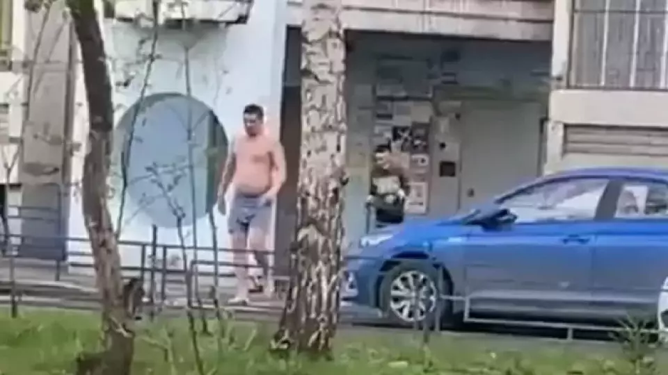 В Екатеринбурге задержан агрессивный дебошир в трусах