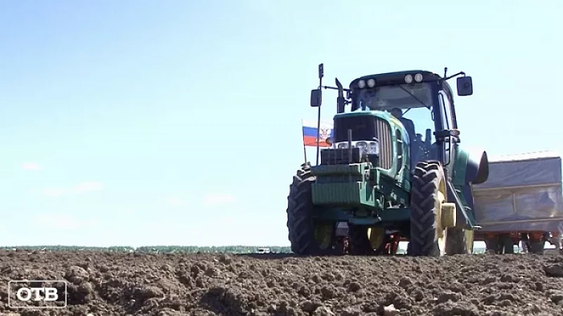 Средняя зарплата свердловчан превысила 48 000 рублей