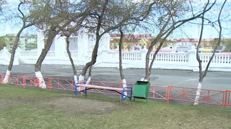 В Первоуральске ребёнку проломило голову скамейкой, отлетевшей из-за сильного ветра