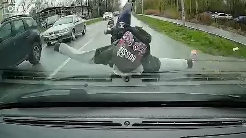 В Полевском 9-летний ребёнок попал под машину