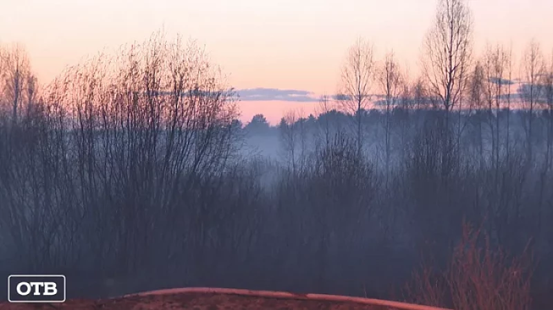 Сухая трава на площади 10 га загорелась в Горном Щите