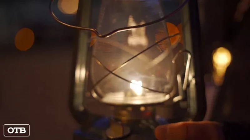 Впервые за два года в Екатеринбург доставили благодатный огонь из Иерусалима