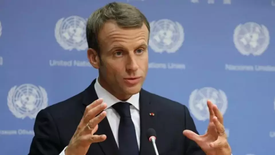 Макрон: российский газ не трогаем. Пока