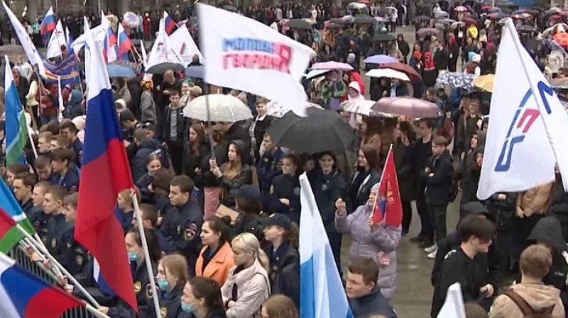 «Мы Vместе»: в Екатеринбурге прошёл концерт в поддержку добровольцев