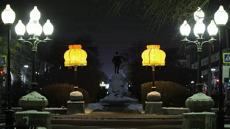 В Екатеринбурге сняли зимние абажуры Тимофея Ради