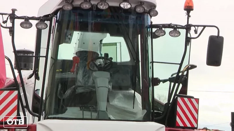 В посёлке Большом Истоке прошла агровыставка сельскохозяйственной техники