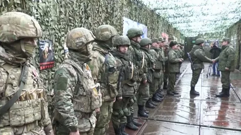 Командующий ЦВО наградил орденами и медалями героев спецоперации ВС РФ в Украине