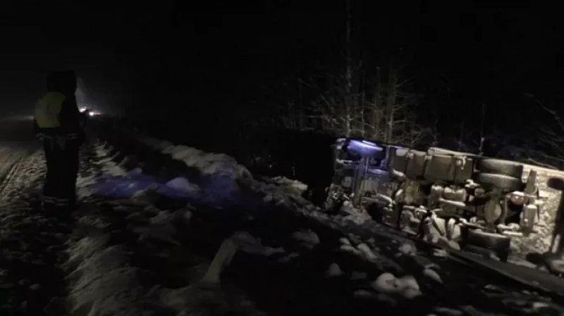 Фура с пельменями въехала в фуру с пивом