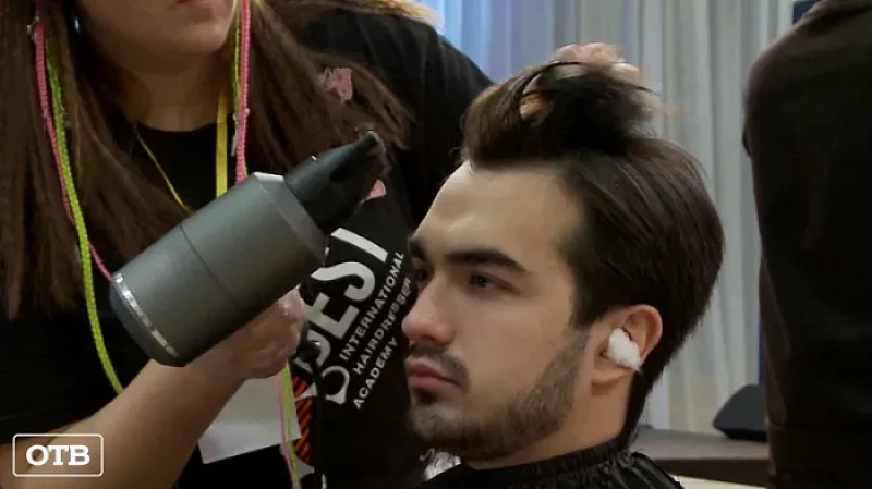 Больше 100 мастеров приняли участие во V Всероссийском чемпионате по парикмахерскому искусству