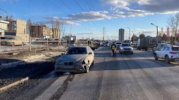 11-летняя девочка погибла на остановке общественного транспорта в Екатеринбурге