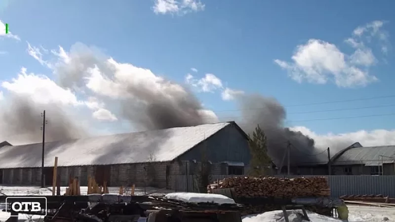 На хлебокомбинате в Невьянске сгорел склад с маслом