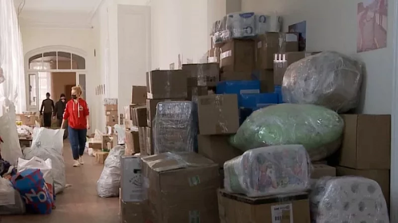 Более 100 тонн гуманитарной помощи отправлено из Екатеринбурга в Донбасс