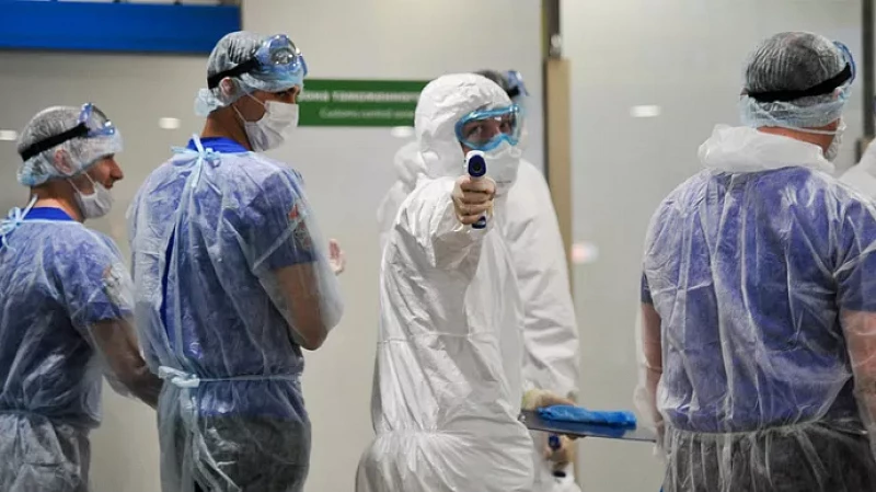 Главный инфекционист РФ о запасе лекарств и новой волне COVID-19