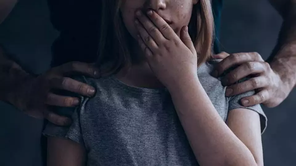 «Наказывать максимально жёстко»: изменение закона за педофилию в России