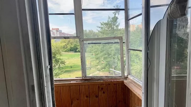 Шагнула с балкона: екатеринбурженку, пытавшуюся убить своего сына, отправят на принудительное лечение