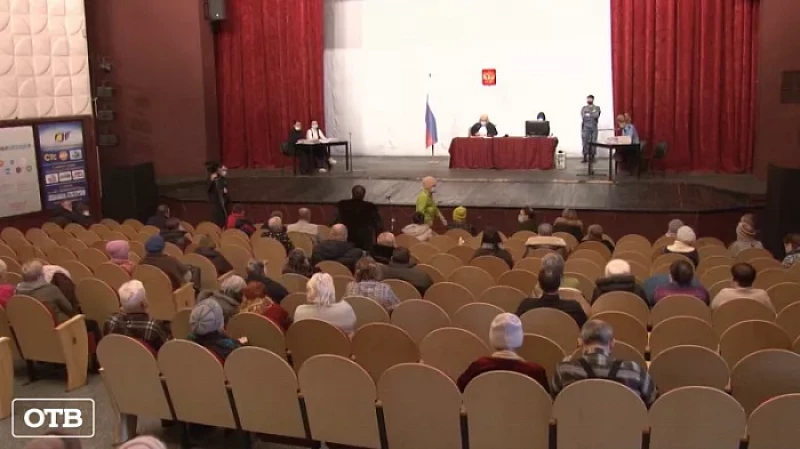 В Каменске-Уральском заседание суда провели в Театре драмы