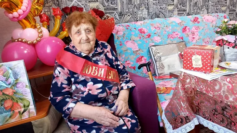 Владимир Путин поздравил 100-летнюю жительницу Артемовского района