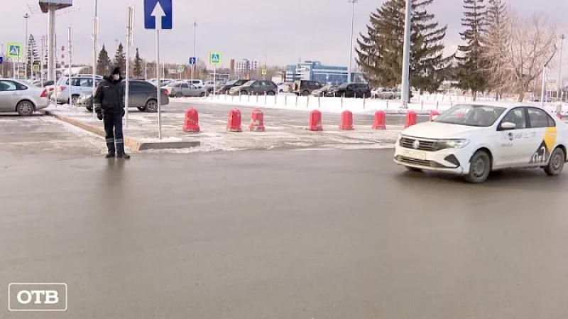 ГИБДД вышла в рейд против водителей-нелегалов после участившихся ДТП с такси