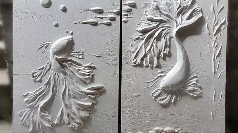 Жительница Екатеринбурга с помощью мастихина и гипсовой шпаклёвки создает рельефные картины и панно