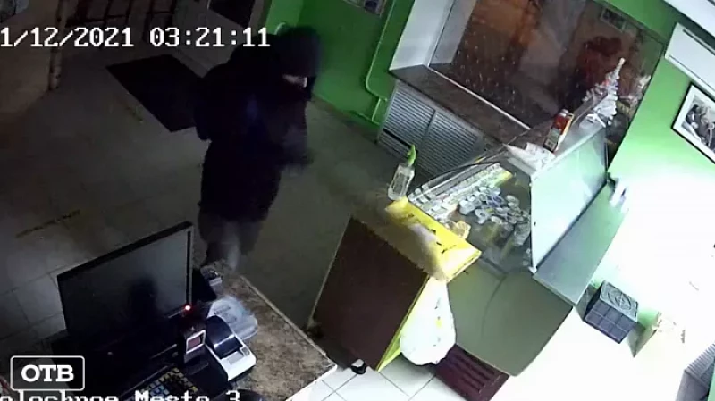 Украсть за две минуты: неизвестный больше полугода держит в страхе предпринимателей Екатеринбурга