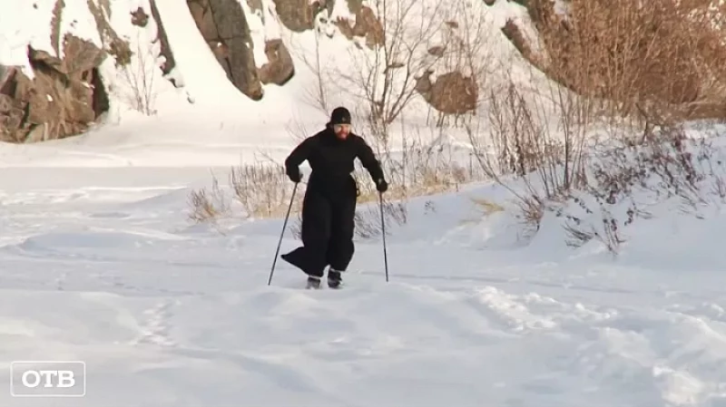 Священник на лыжах: батюшка из Верхотурья стал звездой ТikTok