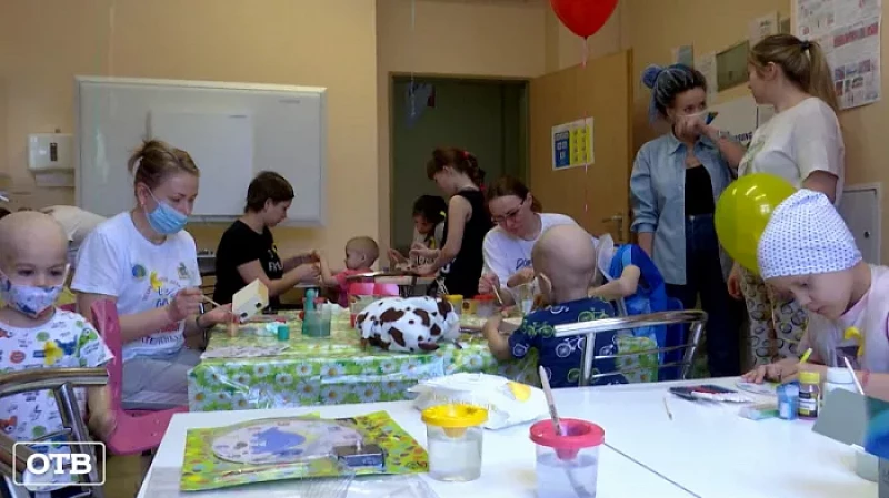 В онкоцентр для юных пациентов пришёл большой праздник