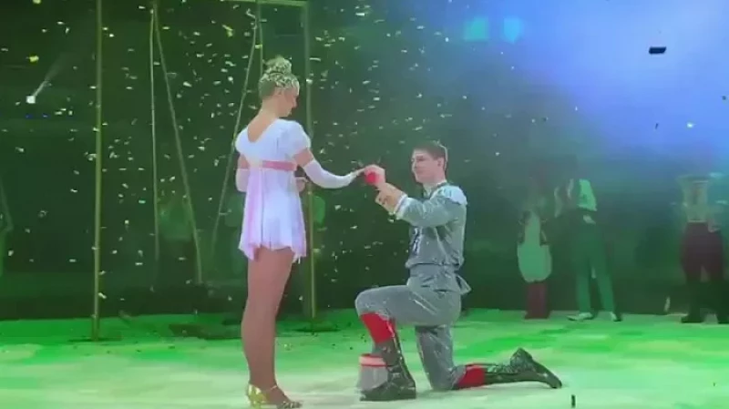 Эквилибрист сделал предложение своей девушке на арене Екатеринбургского цирка