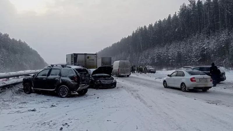 Массовое ДТП с 20 машинами под Екатеринбургом