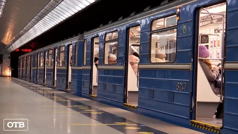 Машинист Екатеринбургского метрополитена работает под землёй 30 лет