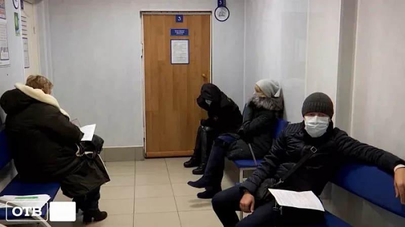 Пугающие цифры: впервые за сутки свыше 5000 свердловчан заболели COVID-19