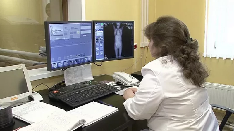 Искусственный интеллект поможет: более 200 тысяч свердловчан проверились на онкозаболевания