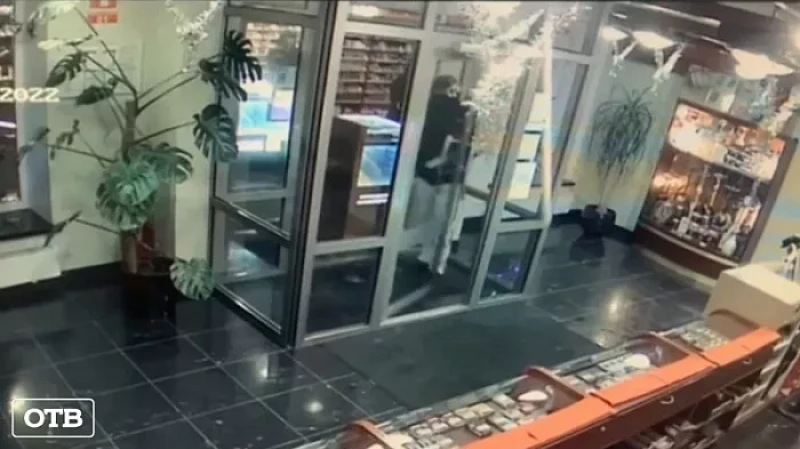 Полицейские Екатеринбурга задержали несколько серийных грабителей