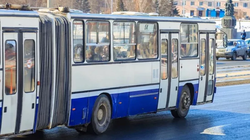 Проезд в наземном транспорте Екатеринбурга увеличится до 32 рублей