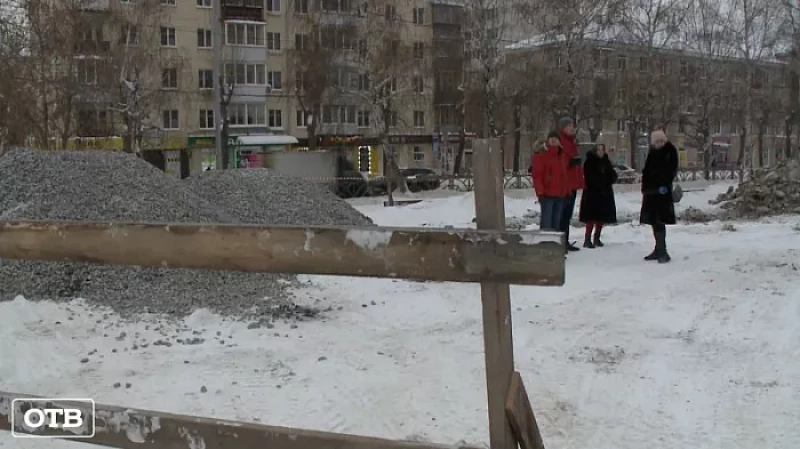 Обещали сквер: екатеринбуржцы пытаются остановить строительство автомойки на улице Блюхера