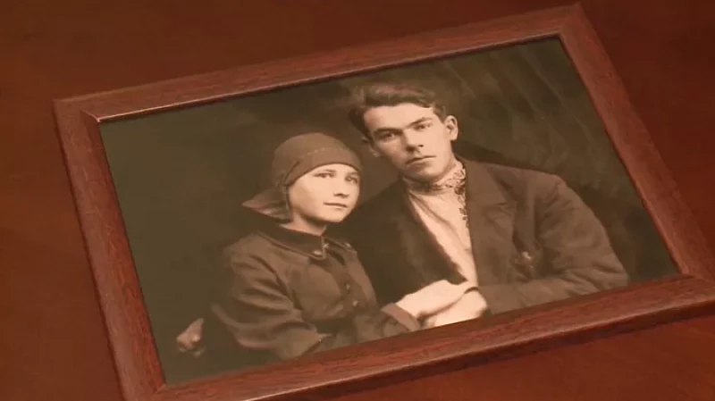 Медаль «За оборону Ленинграда» вручили сыну без вести пропавшего фронтовика