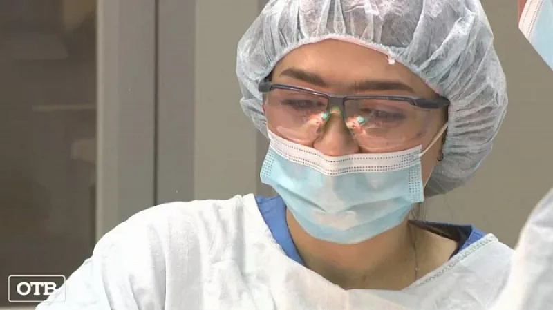 Свердловский врач получила премию губернатора за внедрение инновационных технологий онкопротезирования