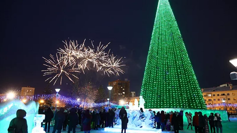 «Мир науки» – ледяной городок открылся в Верхней Пышме