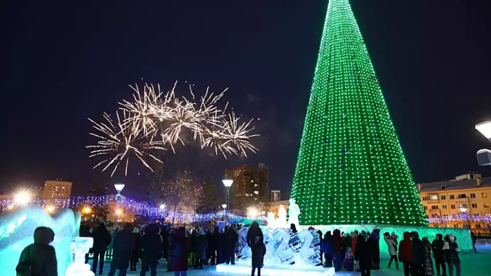«Мир науки» – ледяной городок открылся в Верхней Пышме