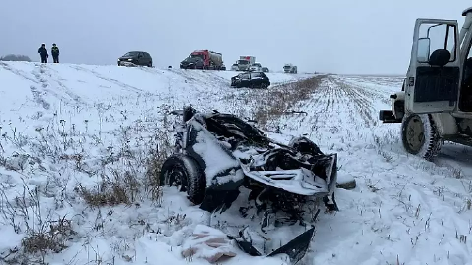 300 ДТП за выходные: последствия снегопадов в Свердловской области
