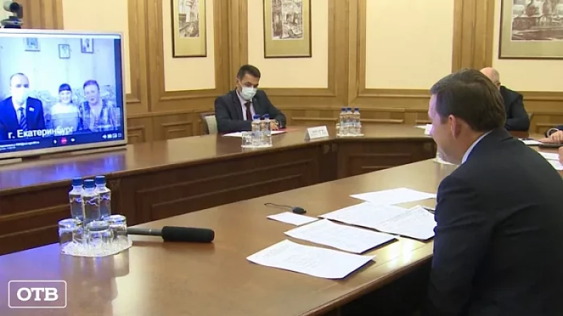 Евгений Куйвашев провел прием уральцев в честь юбилея партии «Единая Россия»