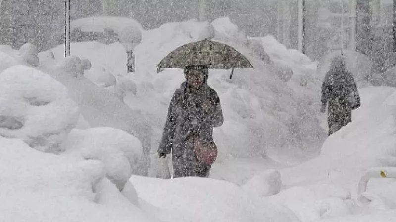Обильные снегопады, ночные заморозки и +3°: МЧС предупреждает свердловчан о непогоде