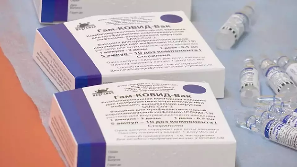 Каждый второй вакцинирован от COVID-19: в Екатеринбурге готовятся к пиковым нагрузкам