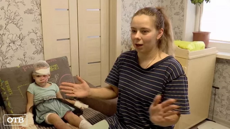 Опеку над 3-летней Алёной, выжившей в жутком ДТП, взяла её сводная сестра