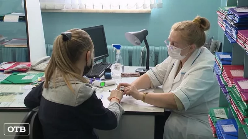 Сотрудники уральских предприятий вакцинируются против ковида целыми семьями